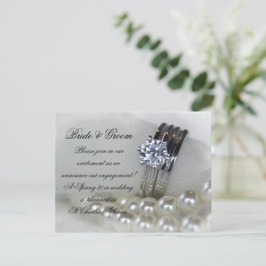 Ankündigung von Diamantrings und Perlen zur Verlob (Stehend Vorderseite)