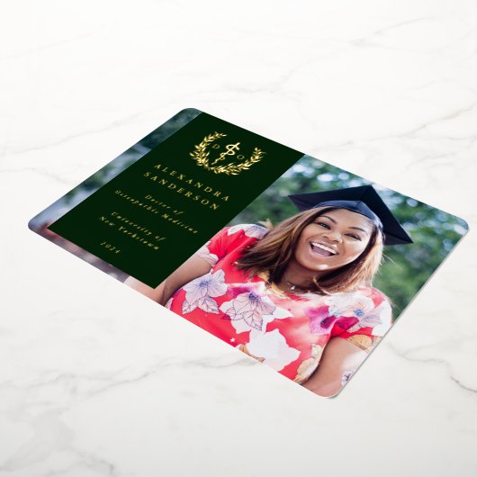 Ankündigung von Green DO Asclepius Abschluss Foto (Gedreht)