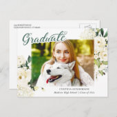 Ankündigung von Greenery White Floral Abschluss Postkarte (Vorne/Hinten)