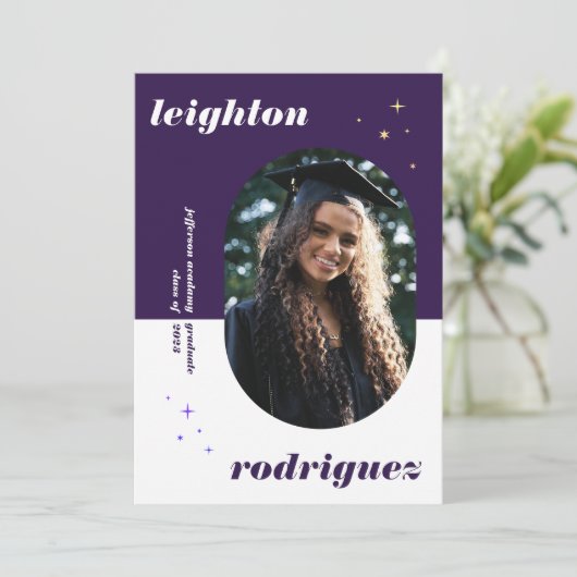 Ankündigung von "lila Fun Rounded Foto Abschluss" (Stehend Vorderseite)