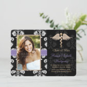 Ankündigung von Lila Vet School Graduation Einladu (Stehend Vorderseite)