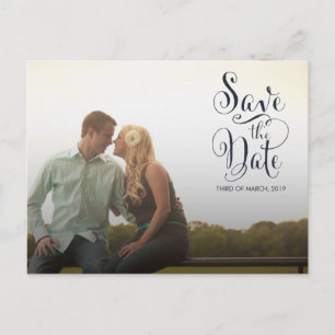 Ankündigung von Navy Blue Save the Date Typografie Postkarte