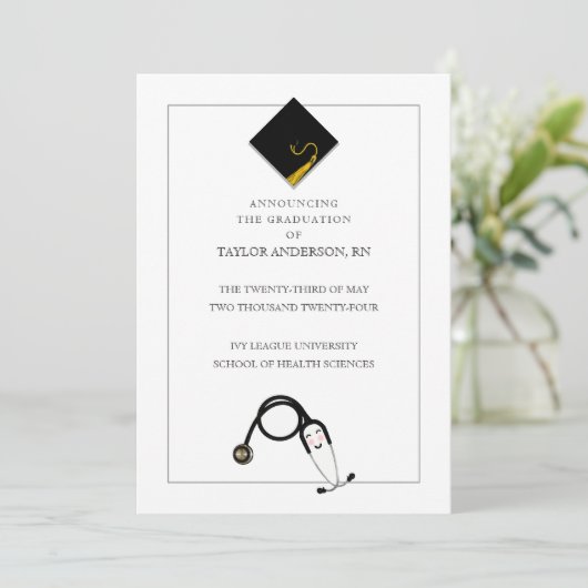 Ankündigung von Nurse Abschluss (Stehend Vorderseite)