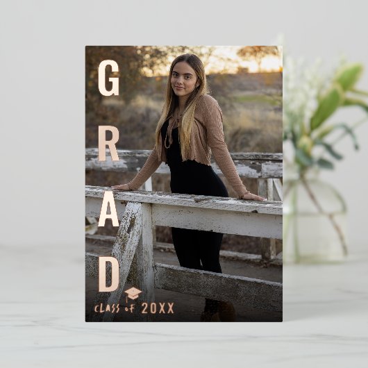 Ankündigung von Real Foil GRAD Abschluss Foto (Stehend vorne)