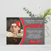 Ankündigung von Red and Gray Chalkboard Abschluss (Stehend Vorderseite)