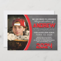 Ankündigung von Red and Gray Chalkboard Abschluss