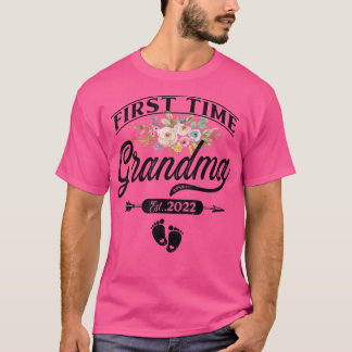 Ankündigung von Schwangerschaft Erstmaliges Oma Es T-Shirt