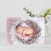 Ankündigung von Sip and See Feather Nest Foto Baby (Stehend Vorderseite)