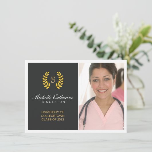 Ankündigung von University Black & Gold Abschluss (Stehend Vorderseite)