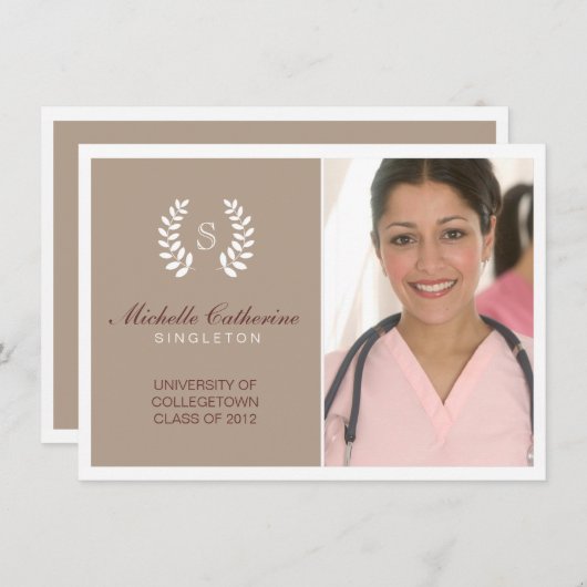 Ankündigung von University Brown & White Abschluss (Vorne/Hinten)