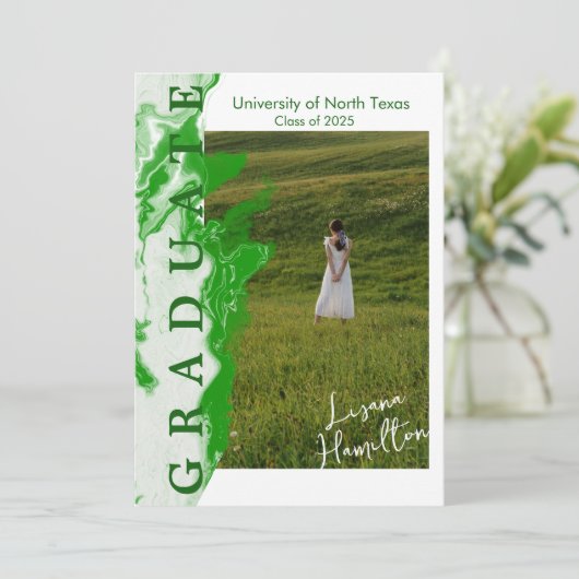 Ankündigungskarte für den Abschluss aus grünem wei Einladung (Stehend Vorderseite)