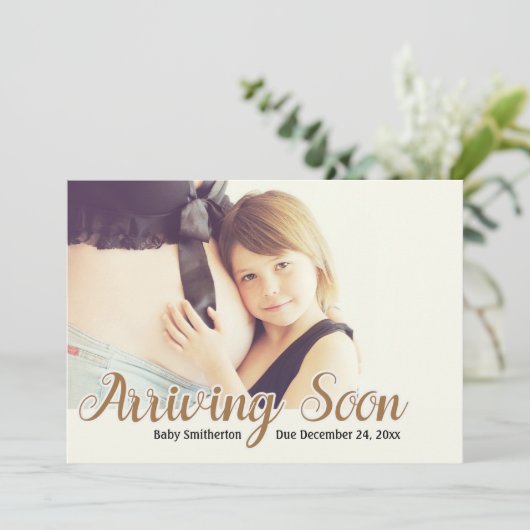 Ankunft bald Schwangerschaft Foto Ankündigung (Stehend Vorderseite)