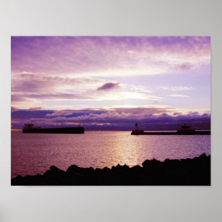 Ankunft eines Schiffes am frühen Morgen Poster