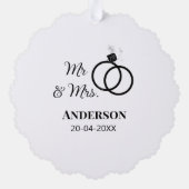 Anm & Frau geben Sie den Familiennamen Datum Jahr Ornament Karte (Rückseite)