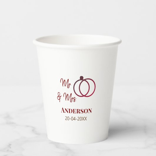 Anm & Frau geben Sie den Familiennamen Datum Jahr Pappbecher (Vorderseite)