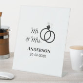 Anm & Frau geben Sie den Familiennamen Datum Jahr  Sockelschild (In Situ)