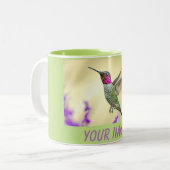 Anna Hummingbird im Flugverkehr Zweifarbige Tasse (Vorderseite Links)