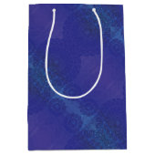 Annahme | Blue Indigo Violet Boho Medallions Mittlere Geschenktüte (Vorderseite)