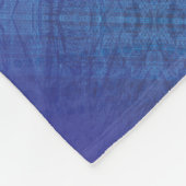 Annahme | Blue Indigo Violet Shibori Muster Fleecedecke (Ecke)