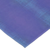 Annahme | Blue Indigo Violet Shibori Muster Tischdecke (Schrägansicht)