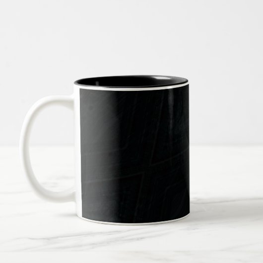 Annahme | Dunkle Abstrakte Textur Zweifarbige Tasse (Links)