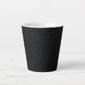 Annahme | dunkle geometrische Textur Milchtasse (Vorderseite)