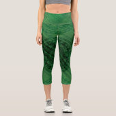 Annahme | Medaillen für grüne Meditation Capri Leggings (Vorderseite)
