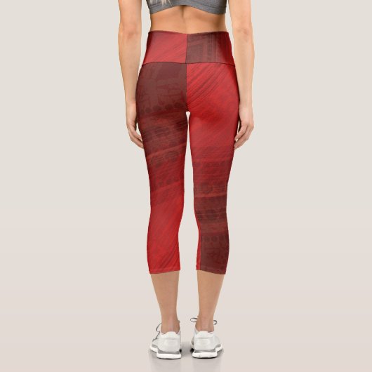 Annahme | Red Eclectic Boho Pattern Capri Leggings (Rückseite)