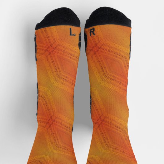 Annahme | Red Orange Yellow Shibori Muster Socken (Oben)