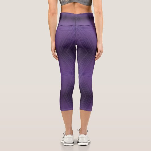 Annahme | Violet Eclectic Boho Pattern Capri Leggings (Rückseite)