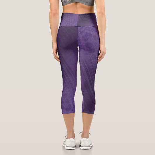Annahme | Violet Eclectic Boho Pattern Capri Leggings (Rückseite)
