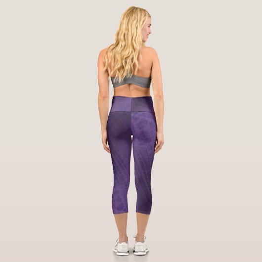 Annahme | Violet Eclectic Boho Pattern Capri Leggings (Rückseite)