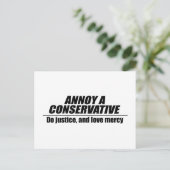 Annoy a Conservative - Gerechtigkeit Postkarte (Stehend Vorderseite)