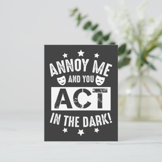 Annoy Ich und Sie handeln im dunklen Theater-Backs Postkarte (Stehend Vorderseite)