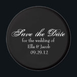 Anpassbar Das Datumsfenster schwarz speichern Magnet<br><div class="desc">Anpassbare Save the Date Magnet Koordinaten mit der Erholung unserer Damask Wedding Collections.</div>