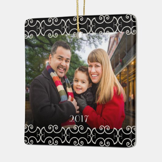 Anpassbare 2-seitige Elegante Scrolls 2 Foto Keramikornament (Links)