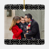 Anpassbare 2-seitige Elegante Scrolls 2 Foto Keramikornament (Rückseite)