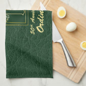 Anpassbare 50. Jahrestag der Ordination Green Geschirrtuch (Viertel Falte)