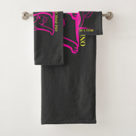Anpassbare "Bend It Like 2025" Yoga Katze Badhandtuch Set