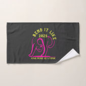 Anpassbare "Bend It Like 2025" Yoga Katze Badhandtuch Set (Handtuch)