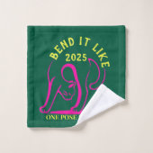 Anpassbare "Bend It Like 2025" Yoga Katze Badhandtuch Set (Waschlappen)