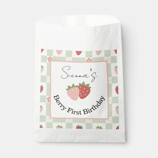Anpassbare Erdbeer-Gingham-Erstgeburtstagsfeier Geschenktütchen (Vorderseite)