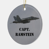 Anpassbare F18 Hornet Fighter Jet im Flug Keramikornament (Links)