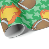 Anpassbare flammende Fußballer Geschenkpapier (Rolleneckpunkt)