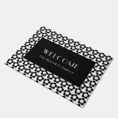 Anpassbare Hippie-Blume Fußmatte (Schrägansicht)