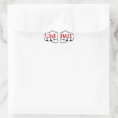 Anpassbare LIEBE HATE Fists Runder Aufkleber (Tasche)
