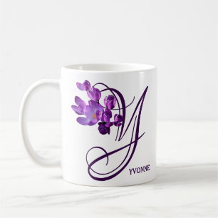 Anpassbare lila Blumen Name Yvonne vintage  Kaffeetasse