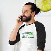 Anpassbare Lucky Charm Kiss Kleeblatt Mens T-Shirt