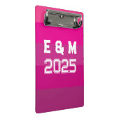 "Anpassbare Monogramm und Jahre Mini Klemmbrett (Schrägansicht)