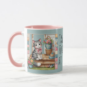 Anpassbare Niedliche Katze auf Porch-Blume-Patchwo Tasse